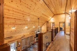 loft in luxurious cabin