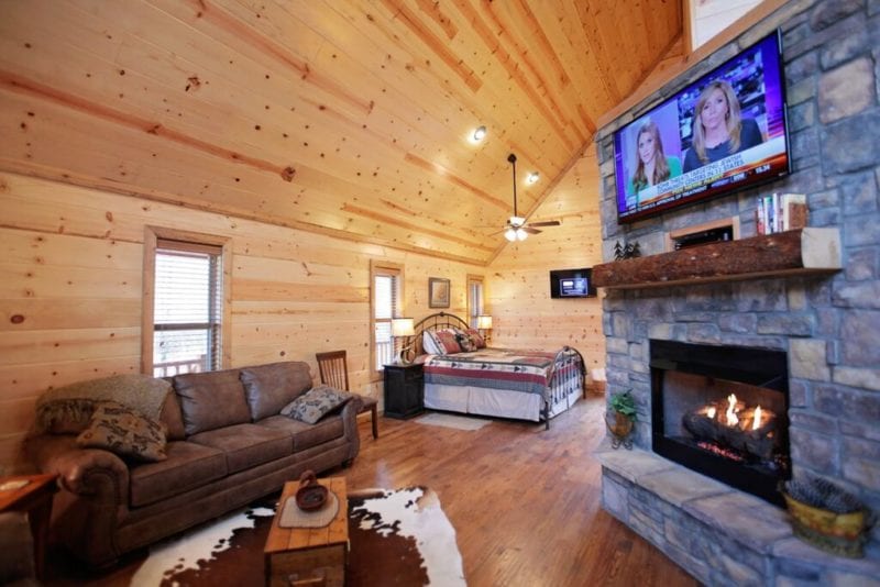 Broken Bow Group Cabins - Large Cabins in Broken Bow | Blue Beaver