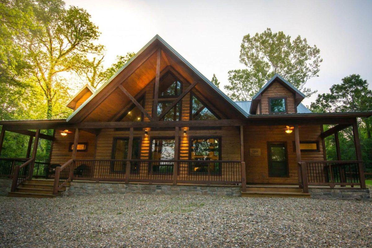 Pet-Friendly Broken Bow Cabins - Blue Beaver Cabins